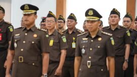 Foto:Tegar Mawang Dhita, S.H., M.H., resmi mengemban jabatan Kepala Seksi (Kasi) Intelijen Kejaksaan Negeri Jakarta Timur setelah dilaksanakan pelantikan dan serah terima jabatan dari pejabat sebelumnya, Yogi Sudharsono, S.H., M.H., Jumat (23/10/2026).
