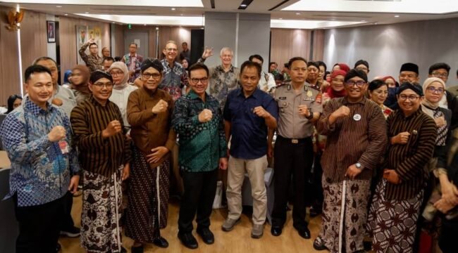 Foto:Kolaborasi antara pemerintah daerah dan dunia usaha terus diperkuat sebagai langkah strategis dalam mendorong pertumbuhan ekonomi lokal, meningkatkan daya saing produk unggulan daerah, serta memperluas kesempatan usaha dan kesejahteraan masyarakat.